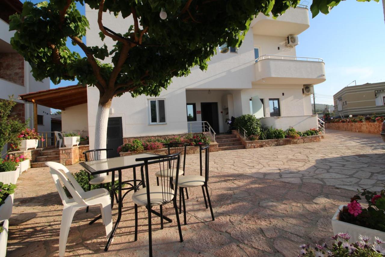 Emerald Inn Εξαμίλιο Εξωτερικό φωτογραφία