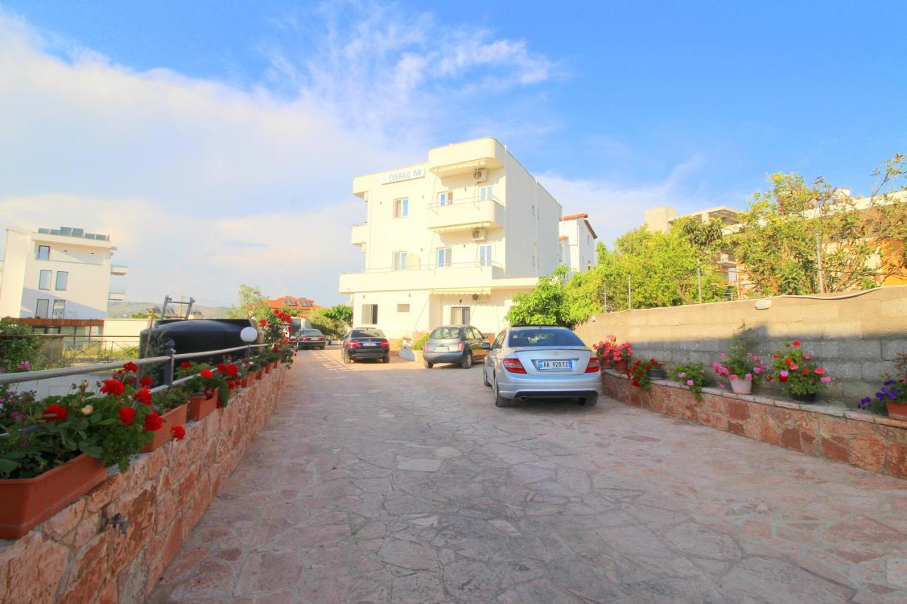 Emerald Inn Εξαμίλιο Εξωτερικό φωτογραφία