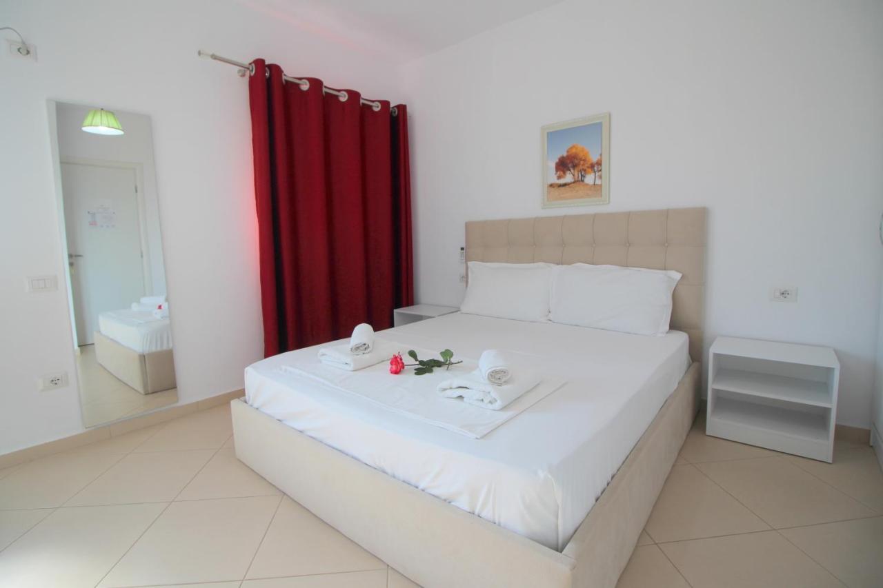 Emerald Inn Εξαμίλιο Εξωτερικό φωτογραφία