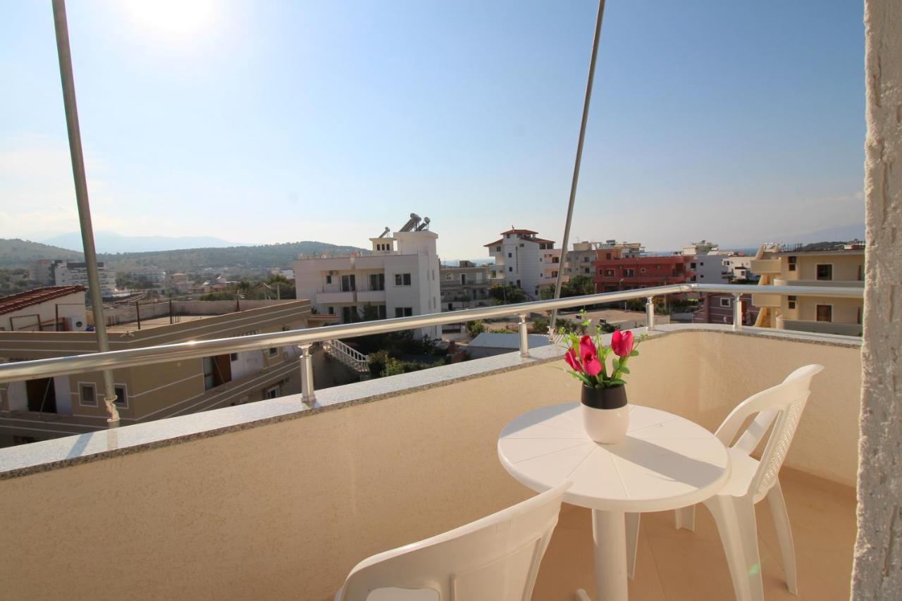 Emerald Inn Εξαμίλιο Εξωτερικό φωτογραφία