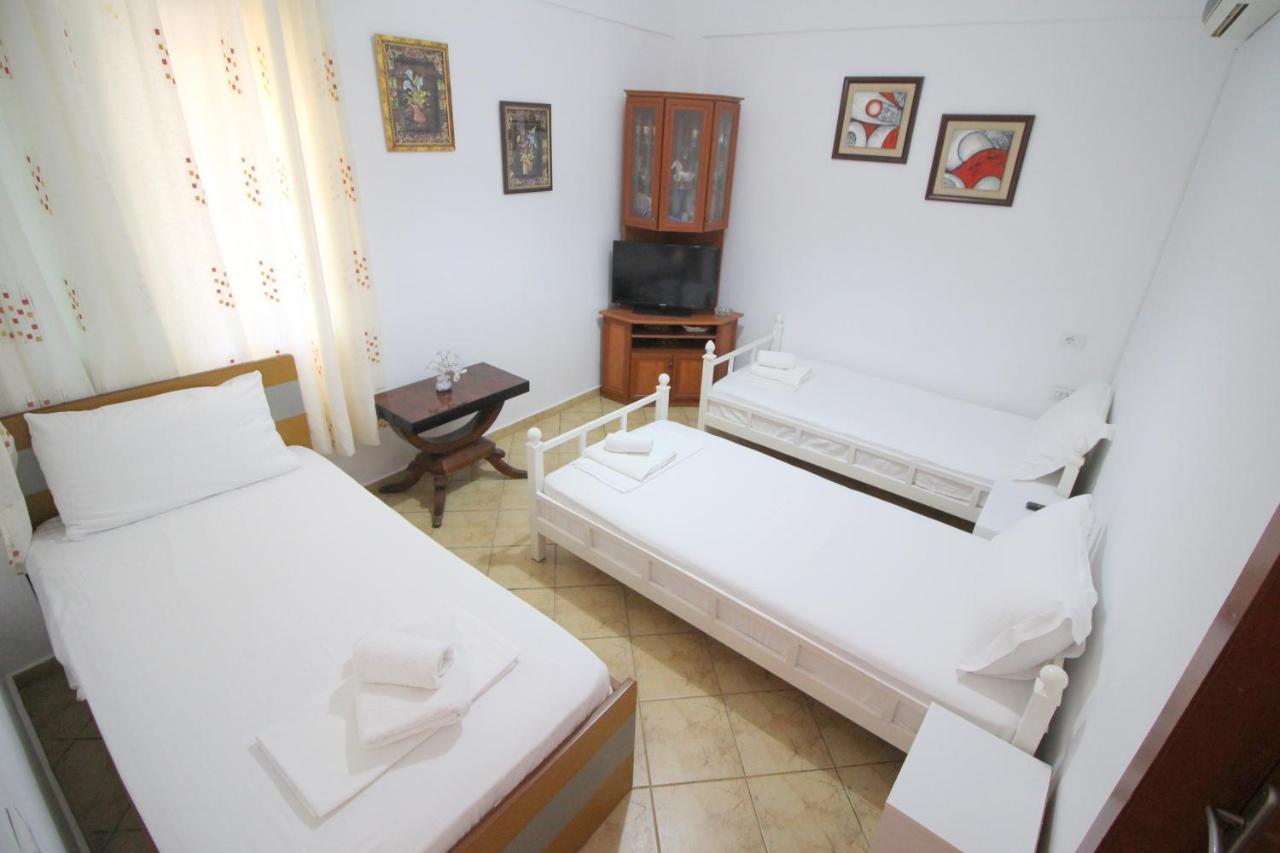 Emerald Inn Εξαμίλιο Εξωτερικό φωτογραφία