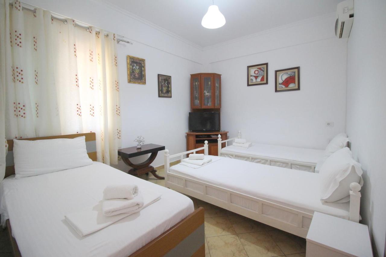 Emerald Inn Εξαμίλιο Εξωτερικό φωτογραφία