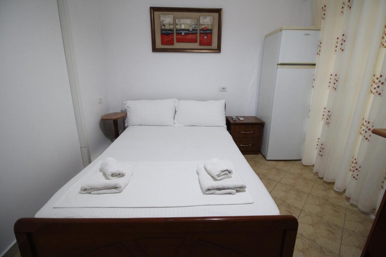 Emerald Inn Εξαμίλιο Εξωτερικό φωτογραφία