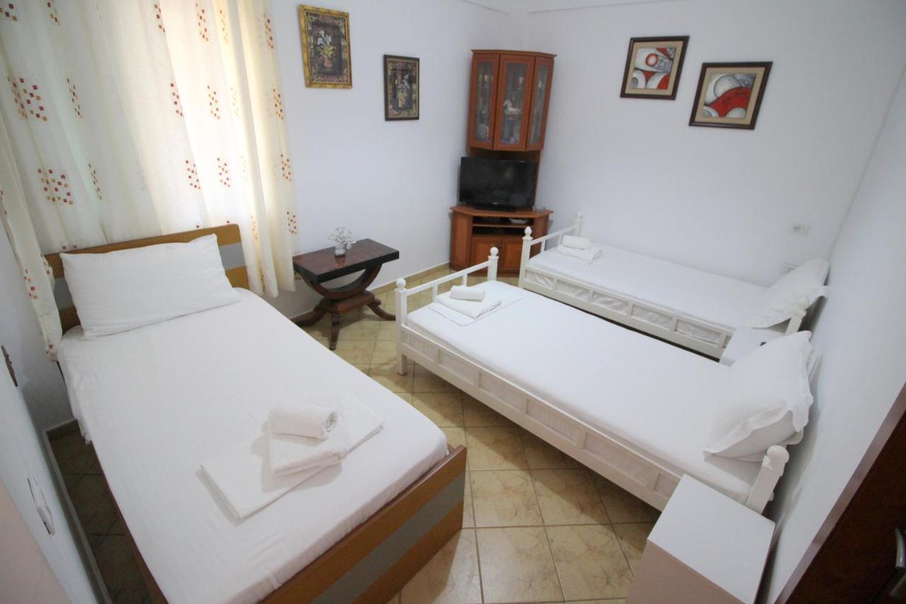 Emerald Inn Εξαμίλιο Εξωτερικό φωτογραφία